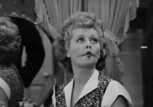 S01 E35 Lucy with fish face